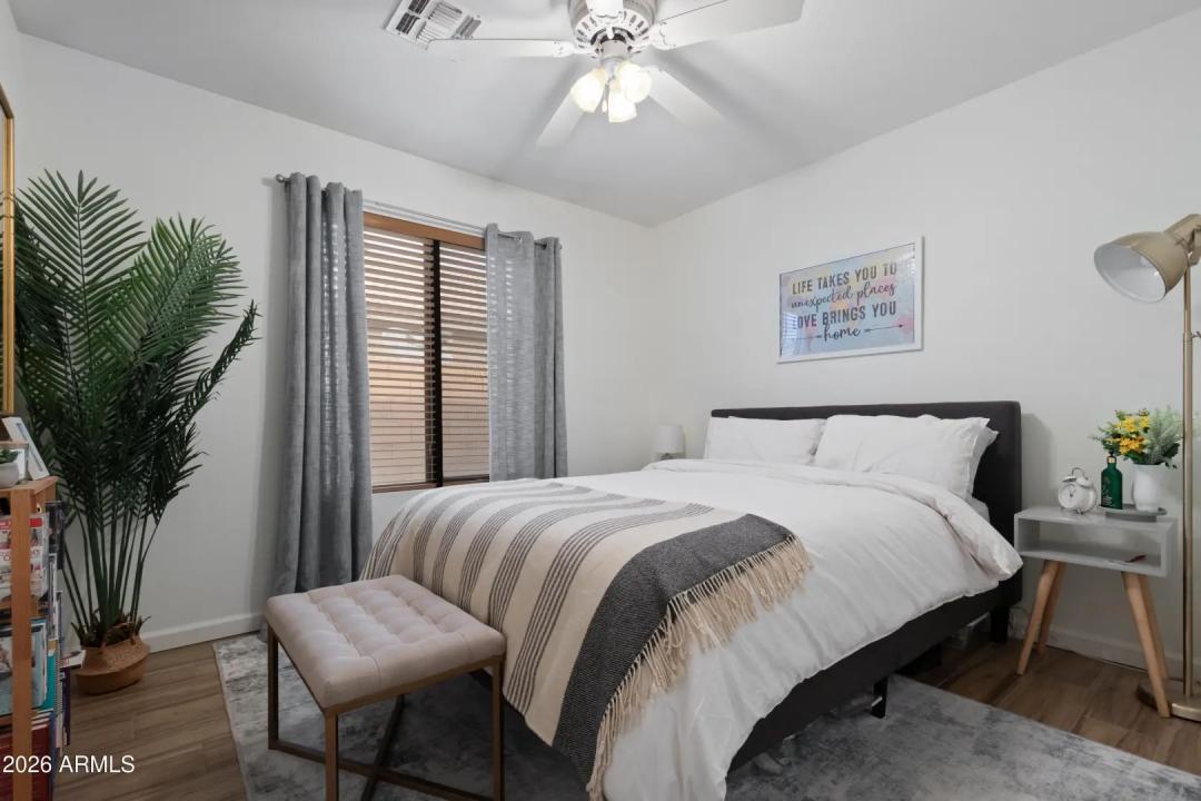 Real Estate Picture 13