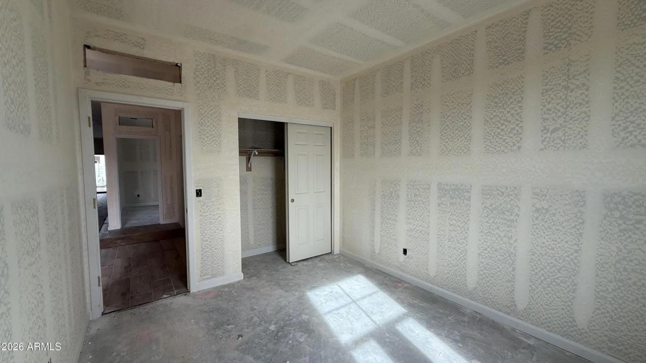 Real Estate Picture 4