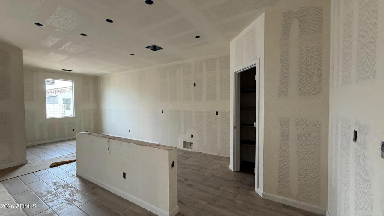 Real Estate Picture 7