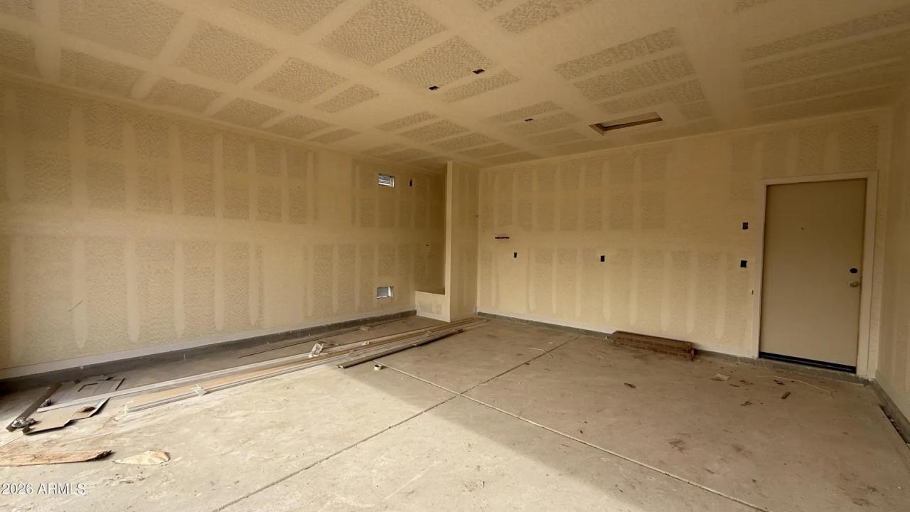 Real Estate Picture 12