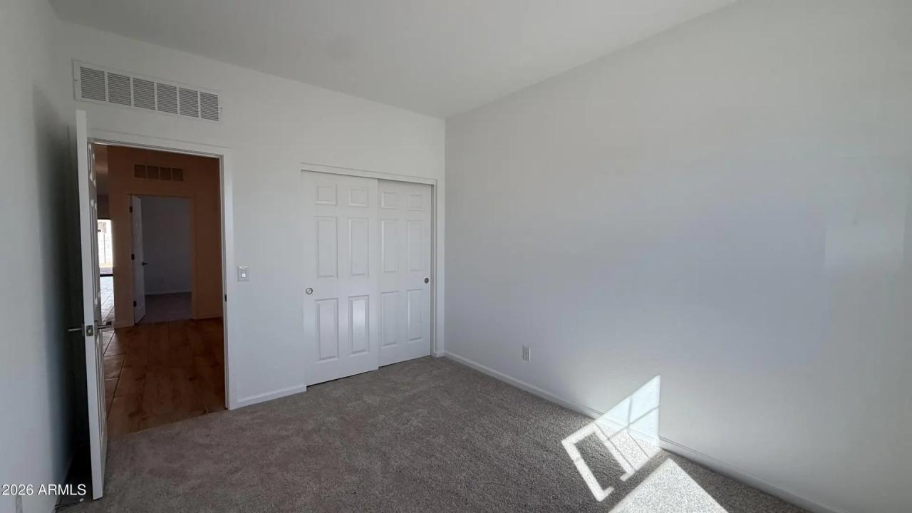 Real Estate Picture 5
