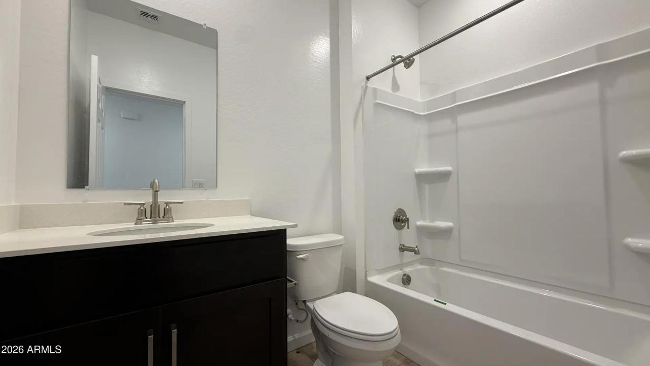 Real Estate Picture 6