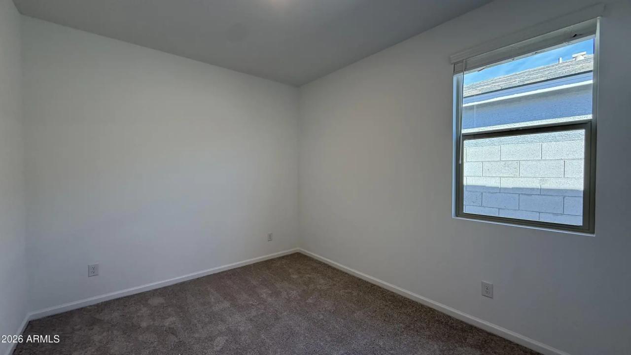 Real Estate Picture 7