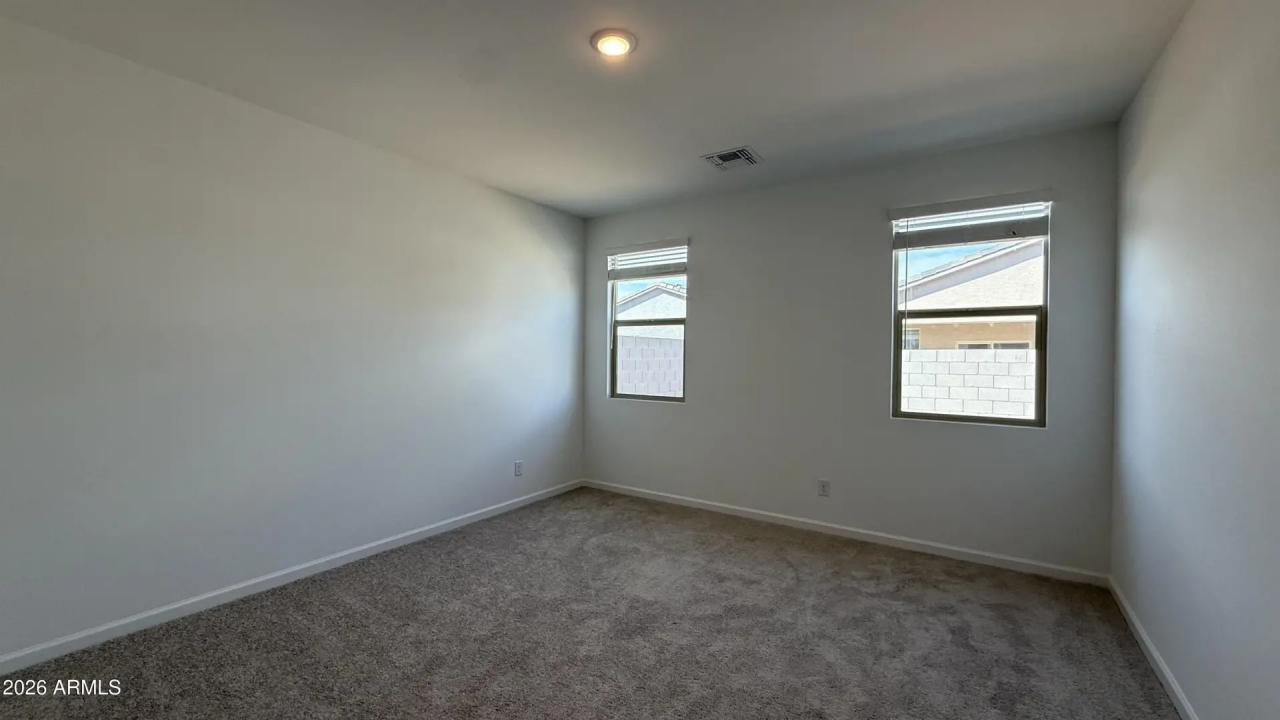 Real Estate Picture 12