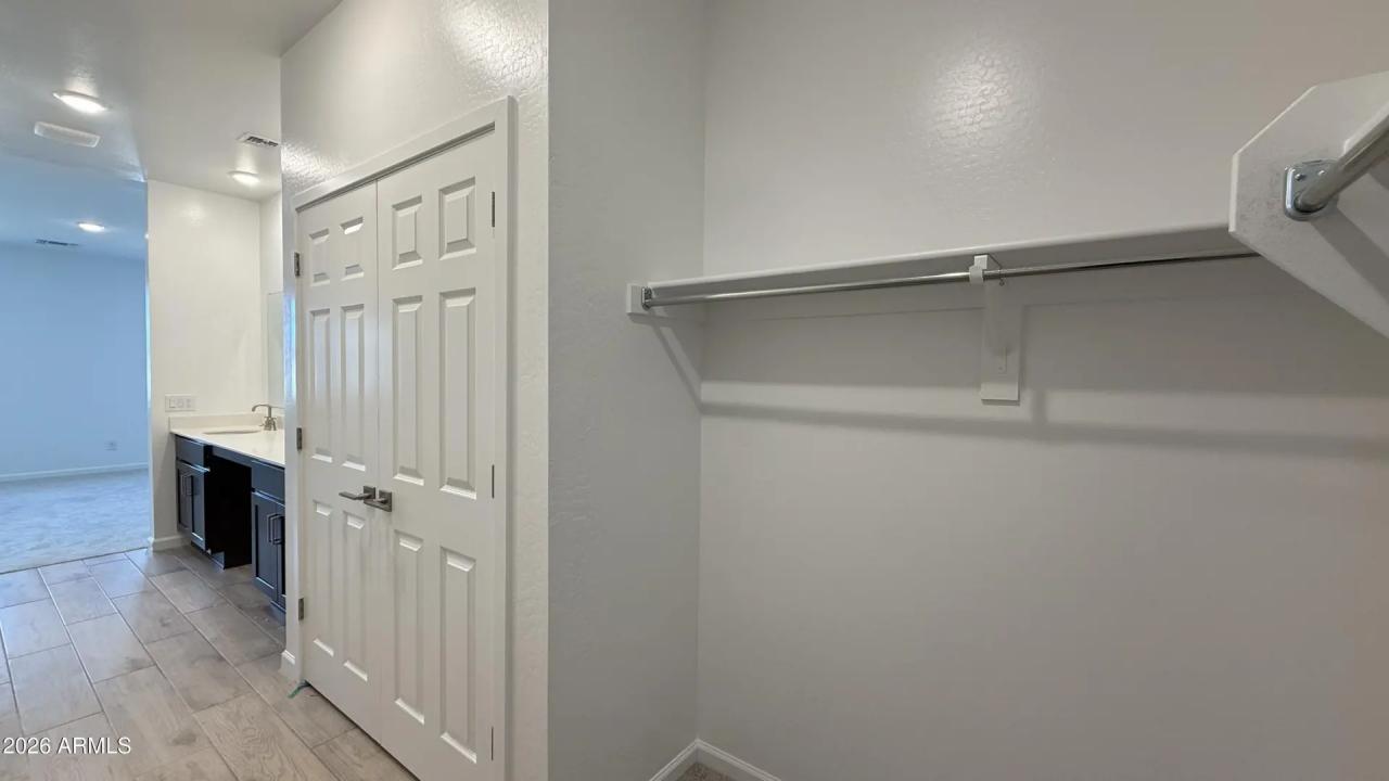 Real Estate Picture 17