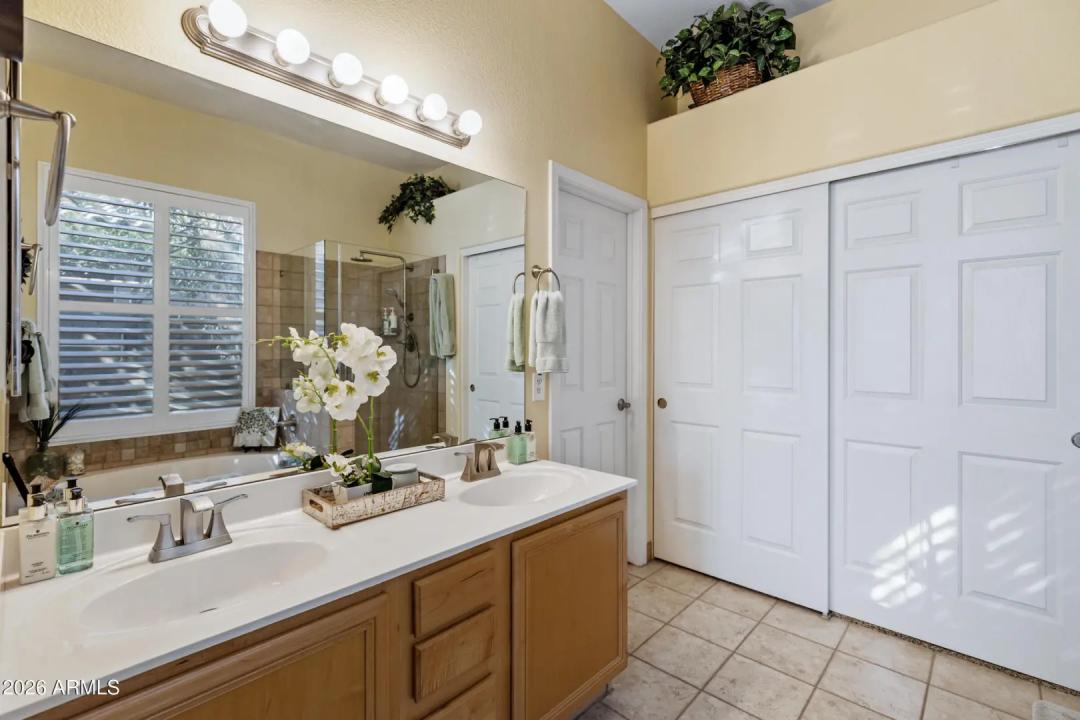 Real Estate Picture 23