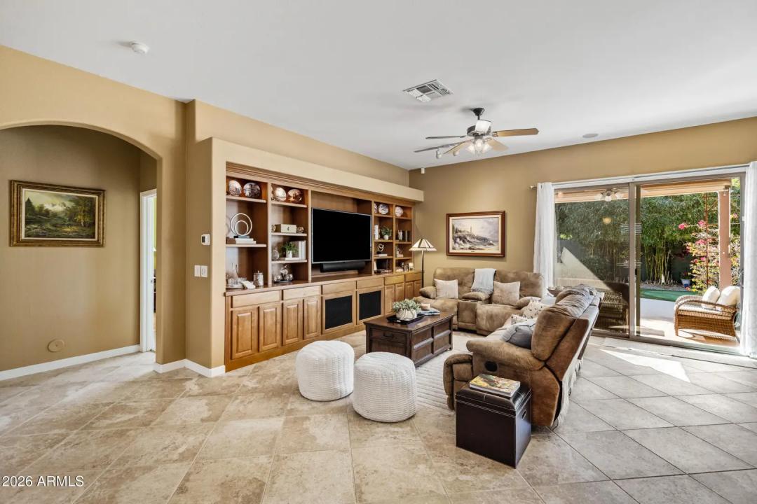 Real Estate Picture 8