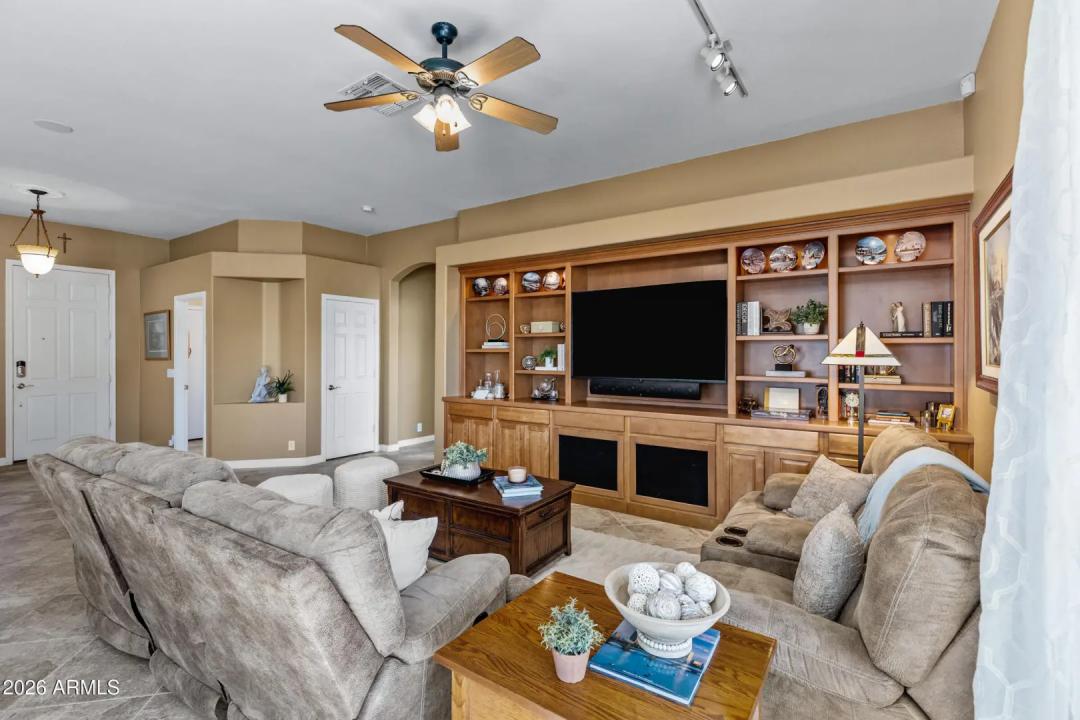 Real Estate Picture 10