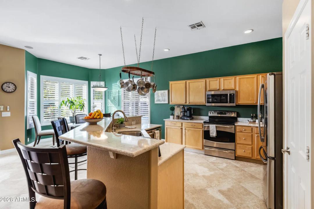 Real Estate Picture 16