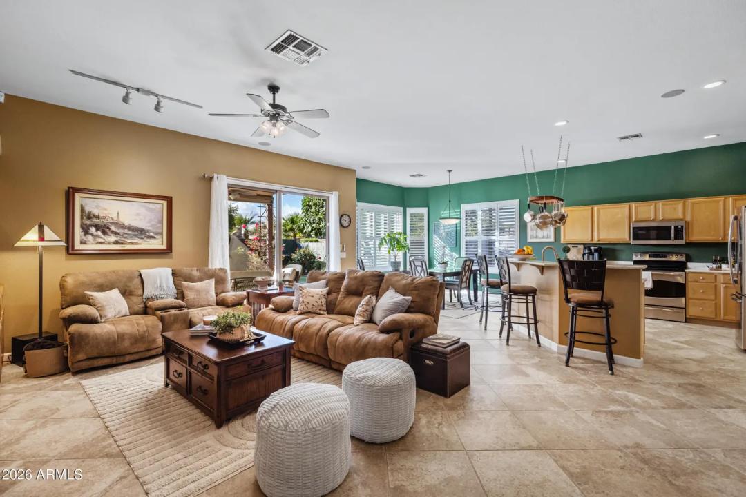 Real Estate Picture 11