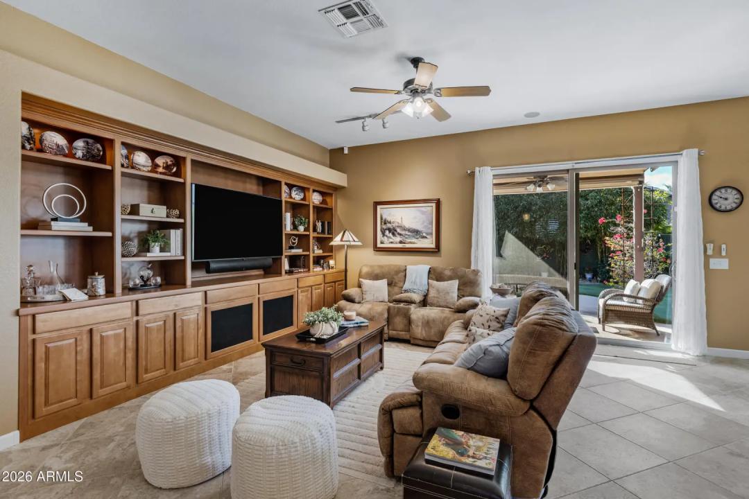 Real Estate Picture 9