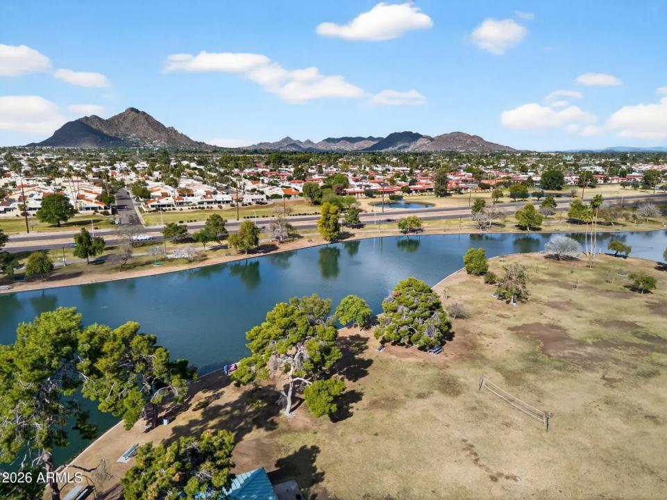 Real Estate Picture 50