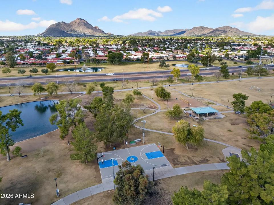 Real Estate Picture 42