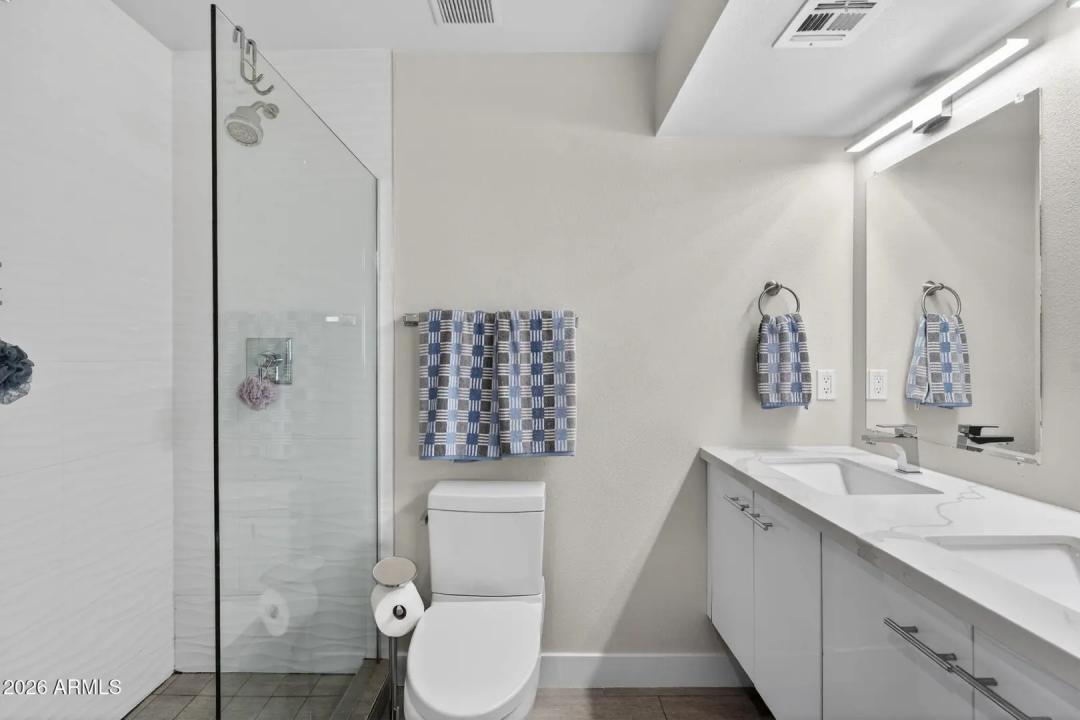 Real Estate Picture 21