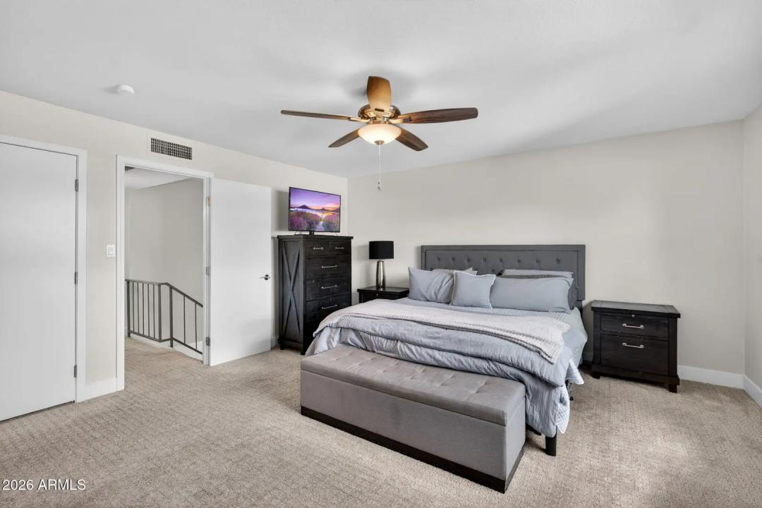 Real Estate Picture 16