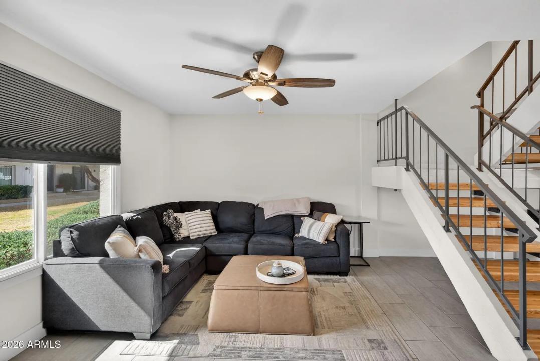 Real Estate Picture 9