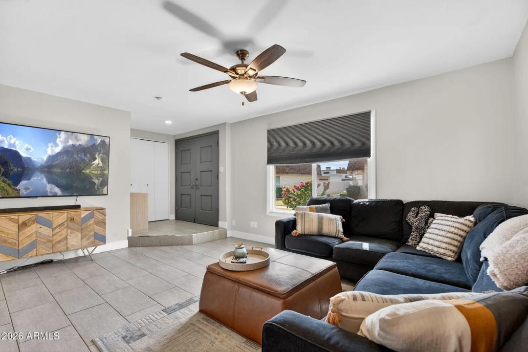 Real Estate Picture 8