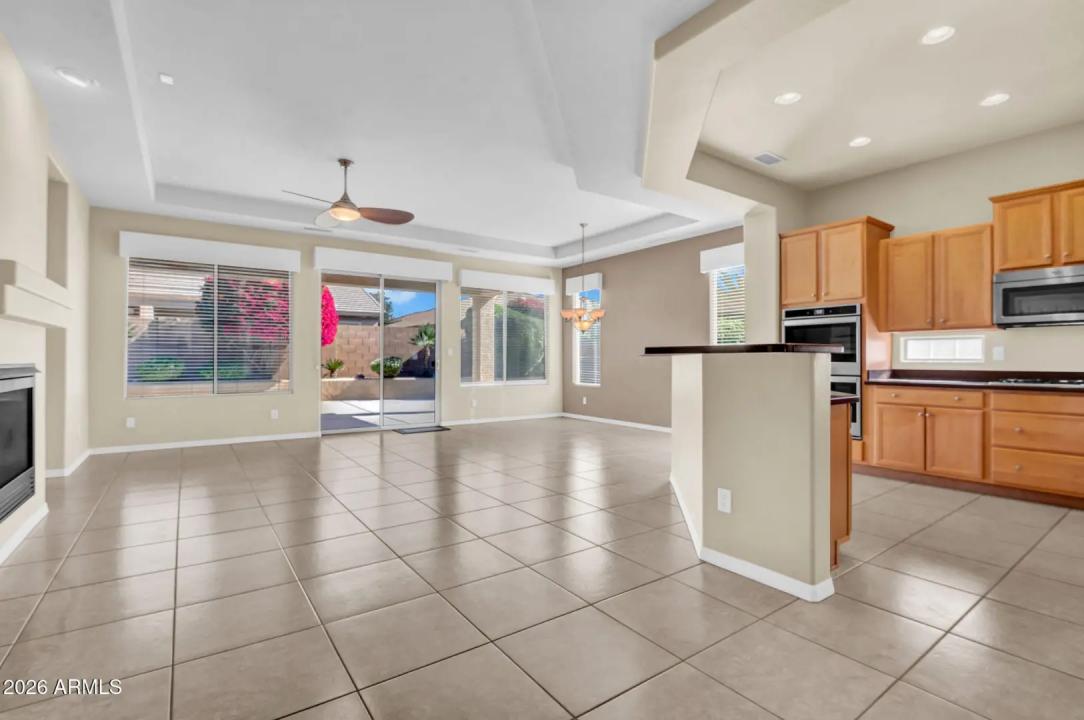 Real Estate Picture 3