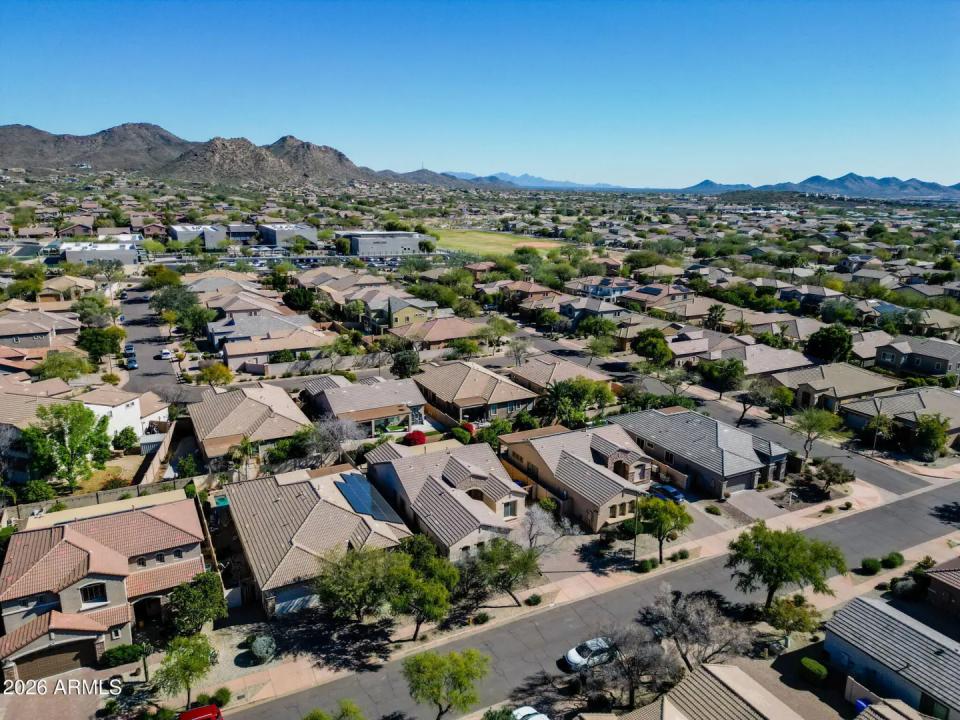 Real Estate Picture 22