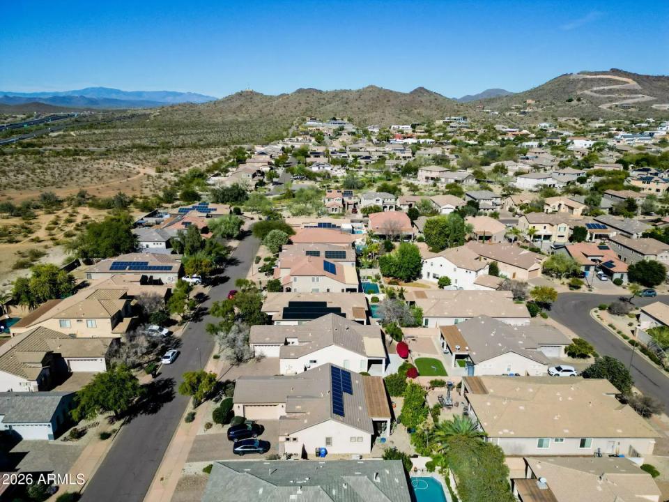 Real Estate Picture 23