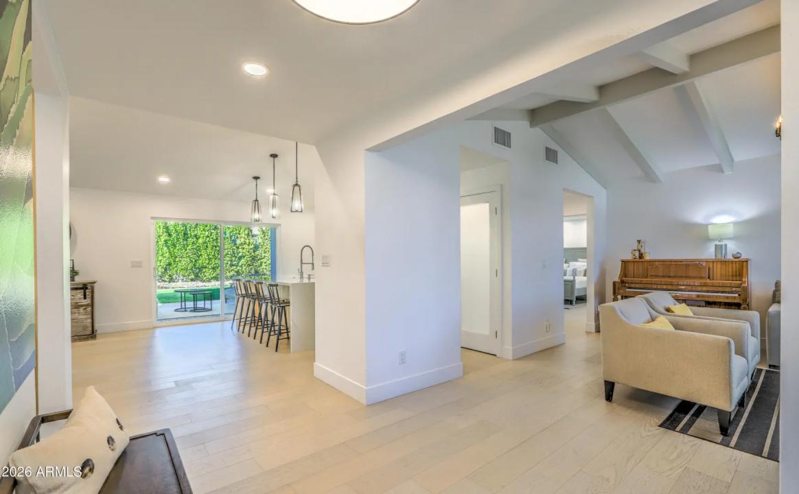 Real Estate Picture 3