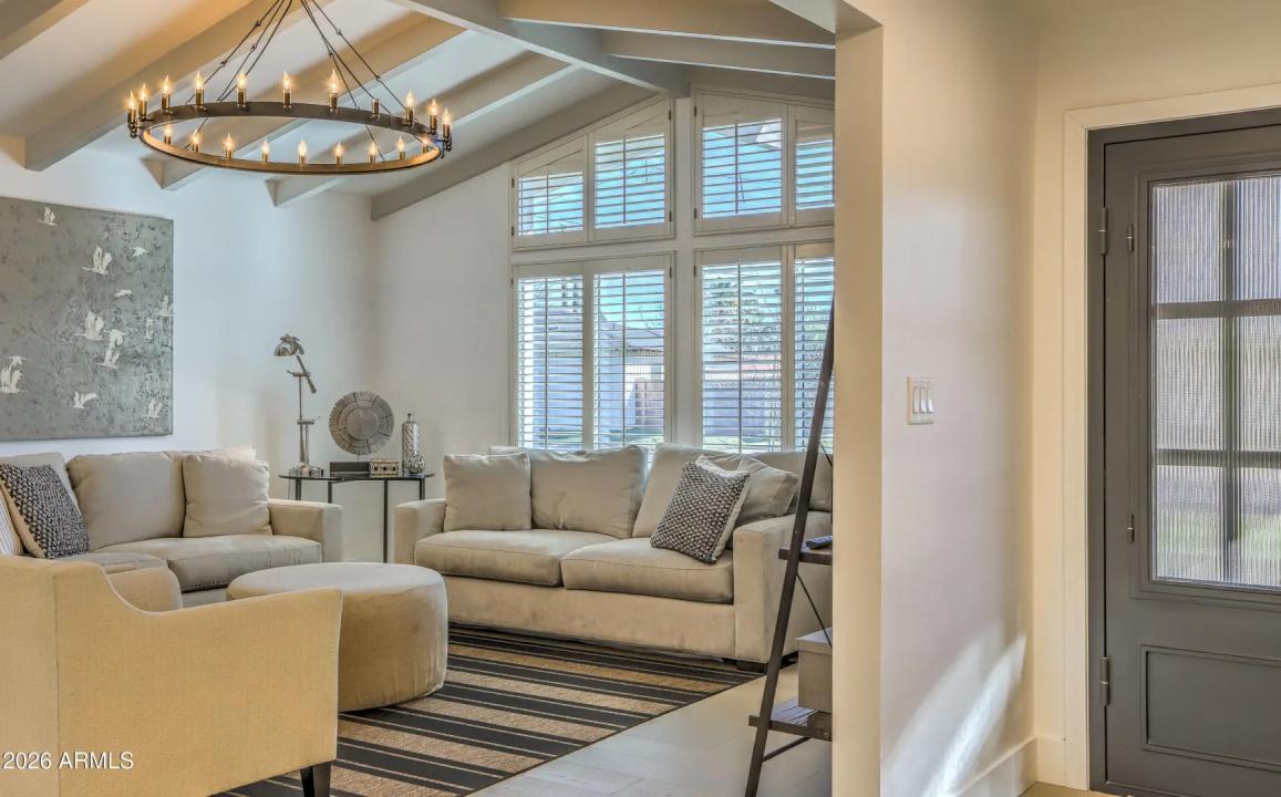 Real Estate Picture 7