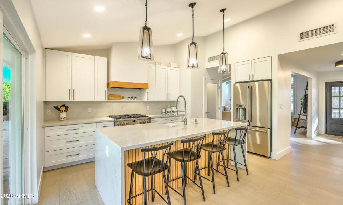 Real Estate Picture 5