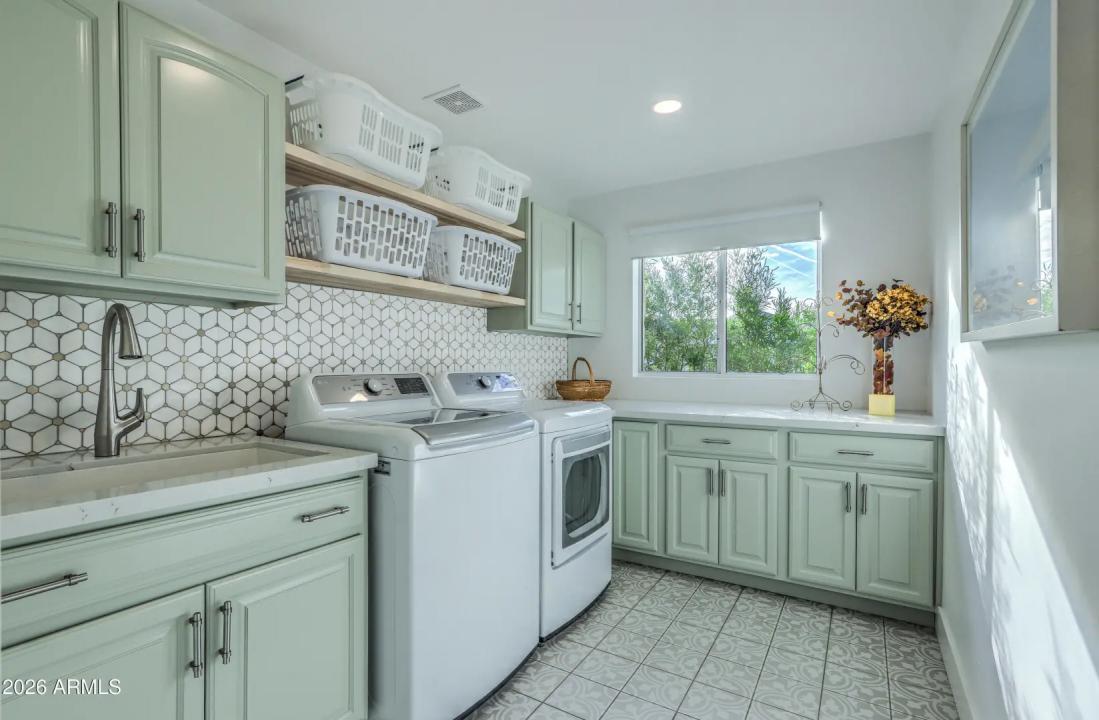 Real Estate Picture 22