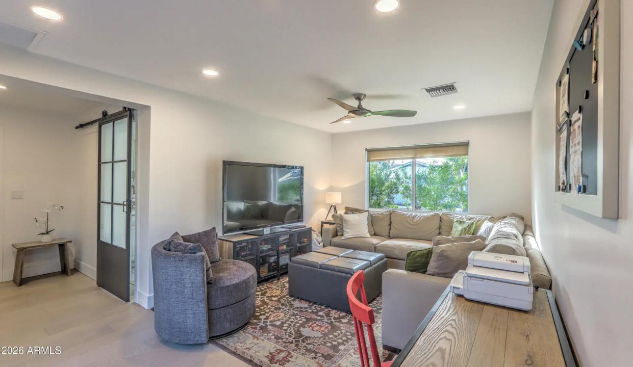 Real Estate Picture 23