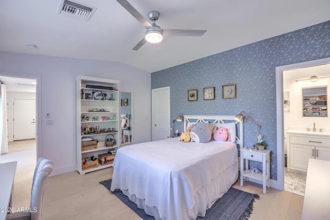 Real Estate Picture 25