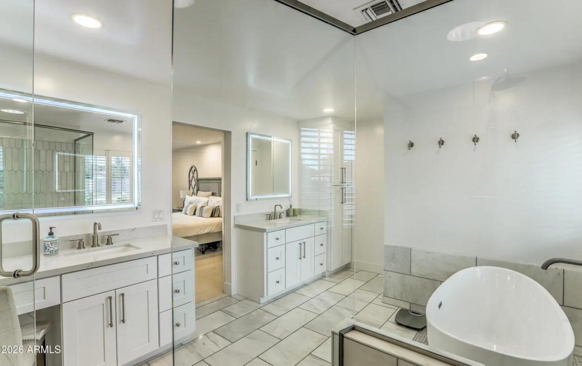 Real Estate Picture 10