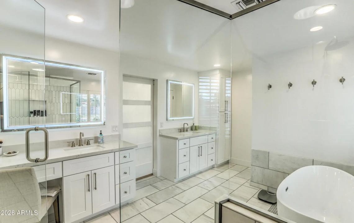 Real Estate Picture 9