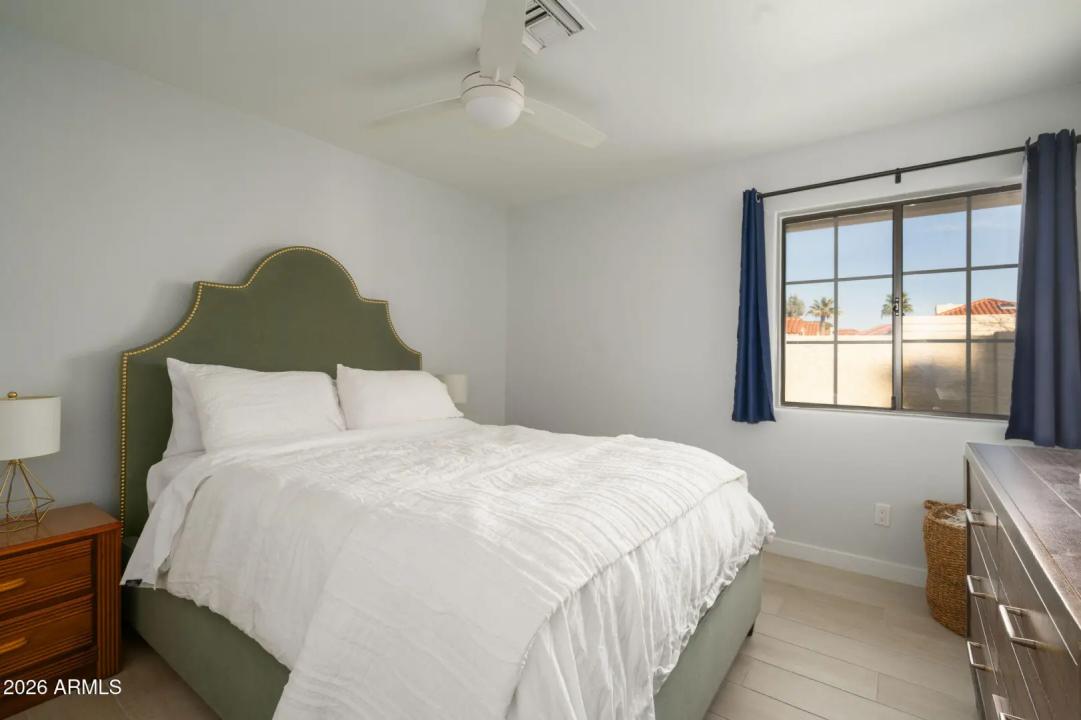 Real Estate Picture 17