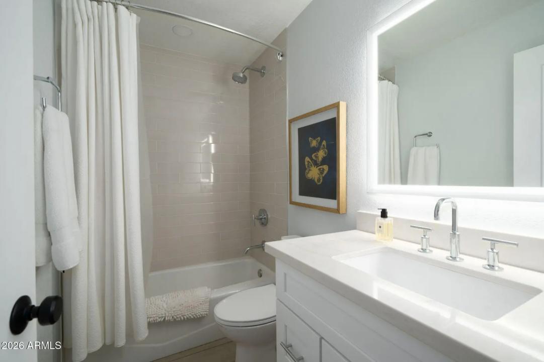 Real Estate Picture 18