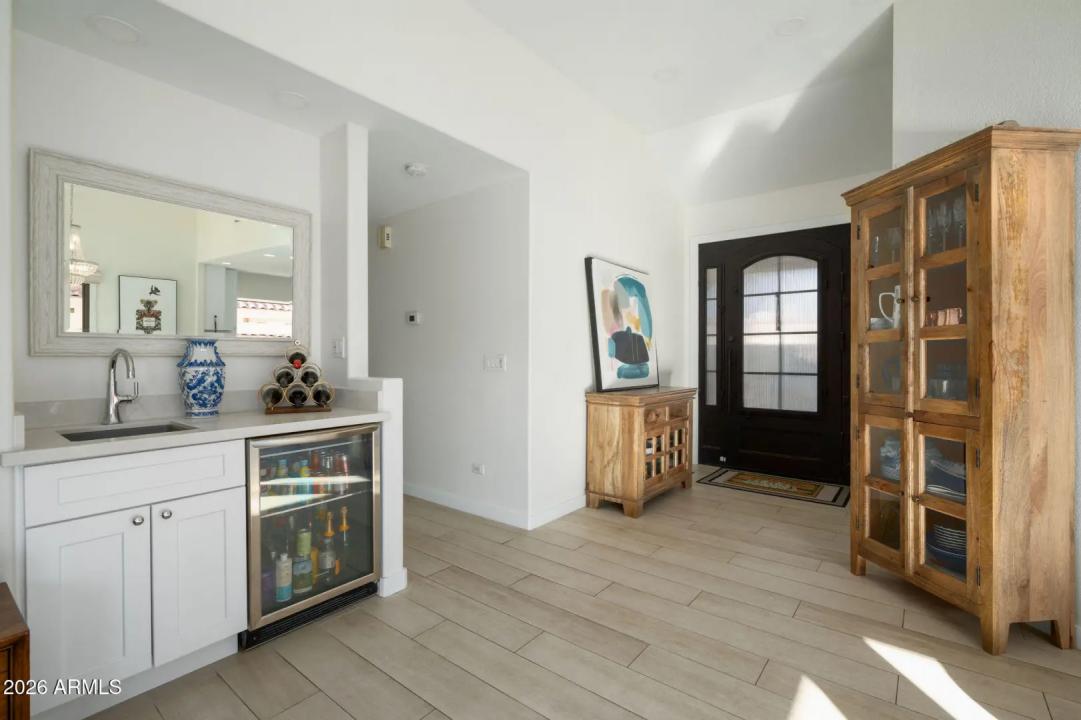 Real Estate Picture 3