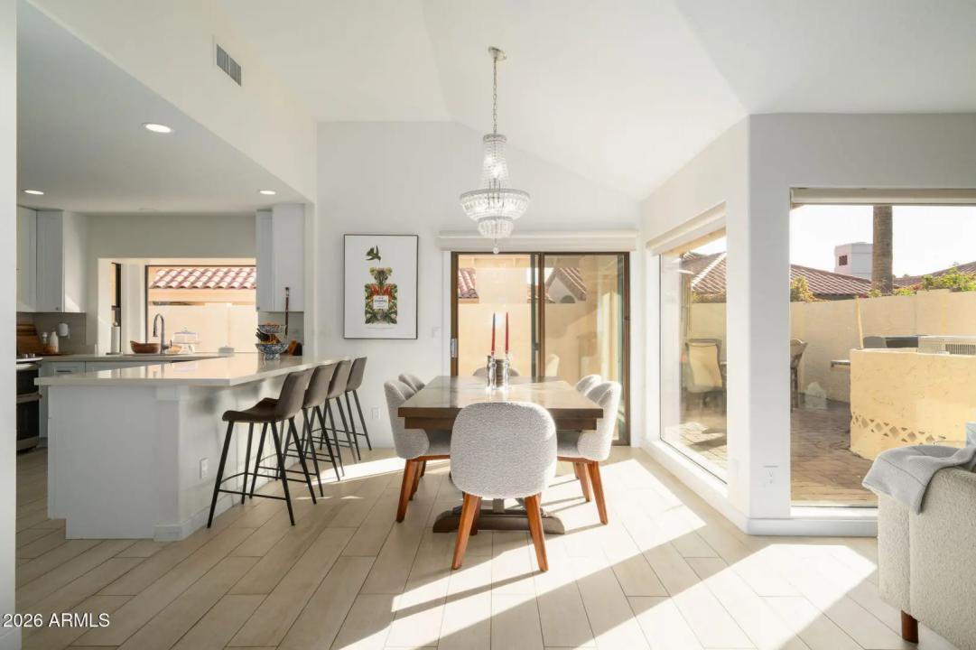 Real Estate Picture 4