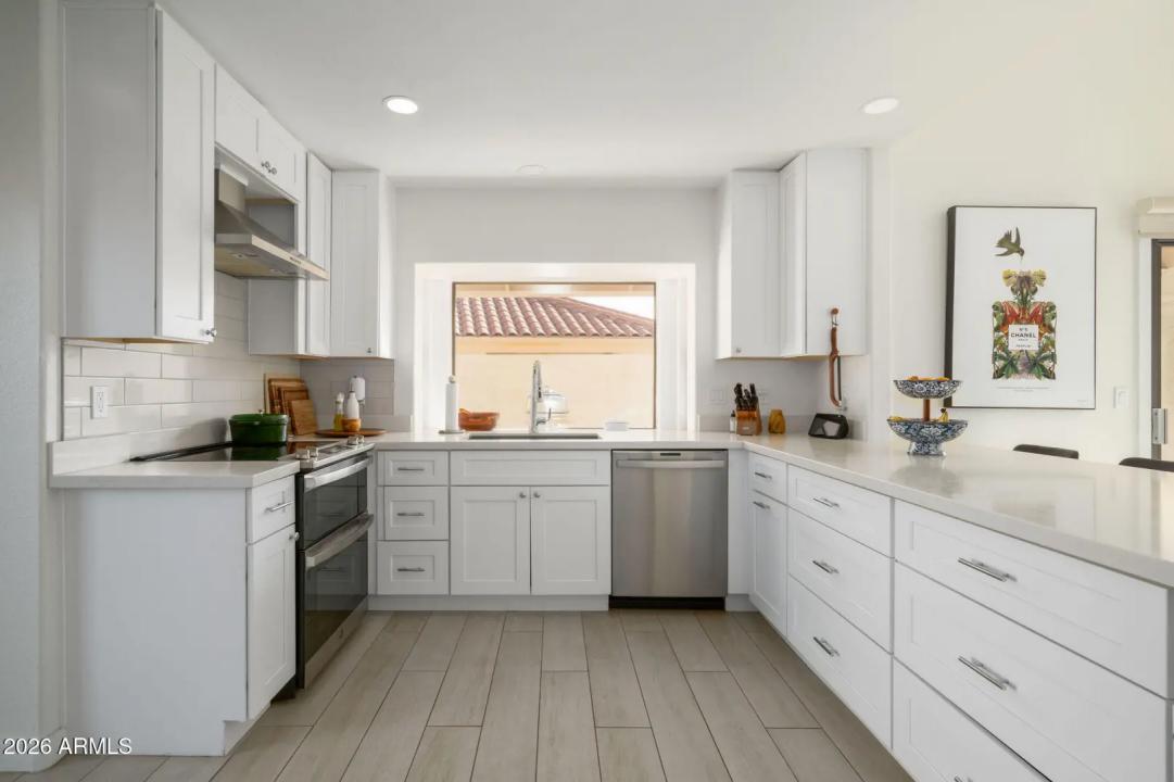 Real Estate Picture 7