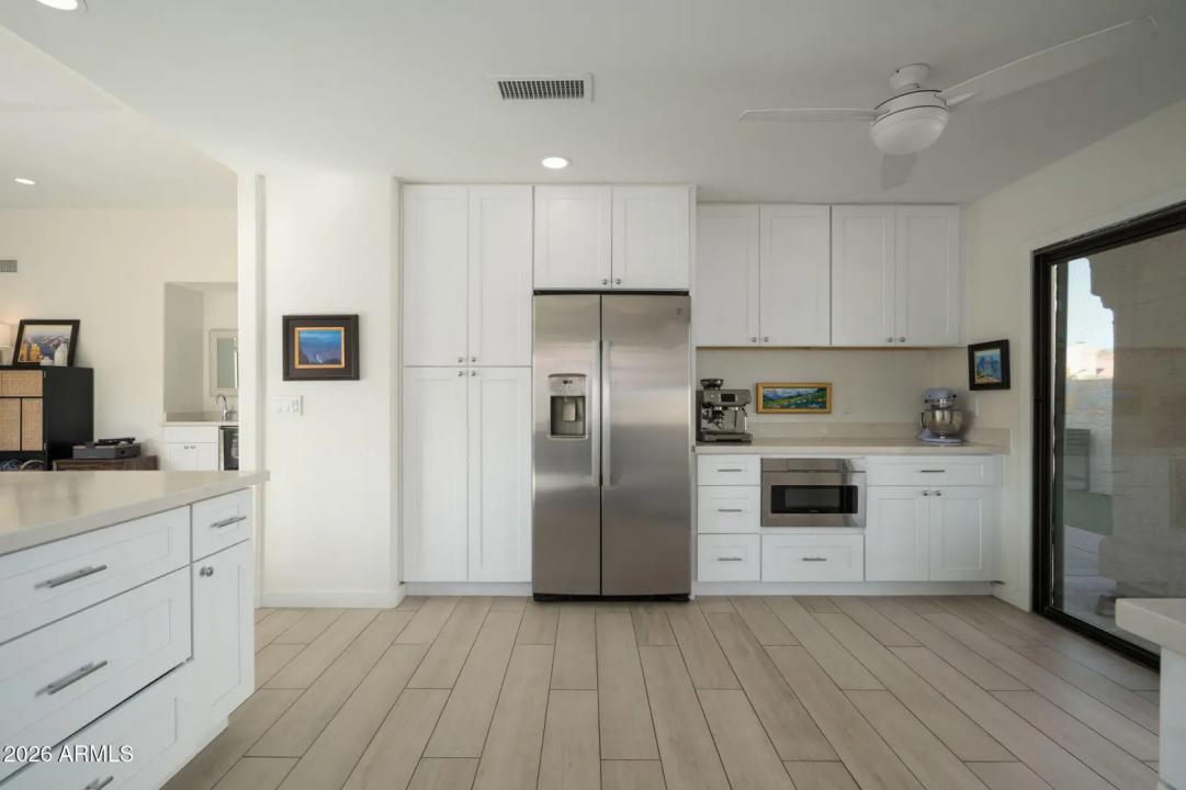 Real Estate Picture 9