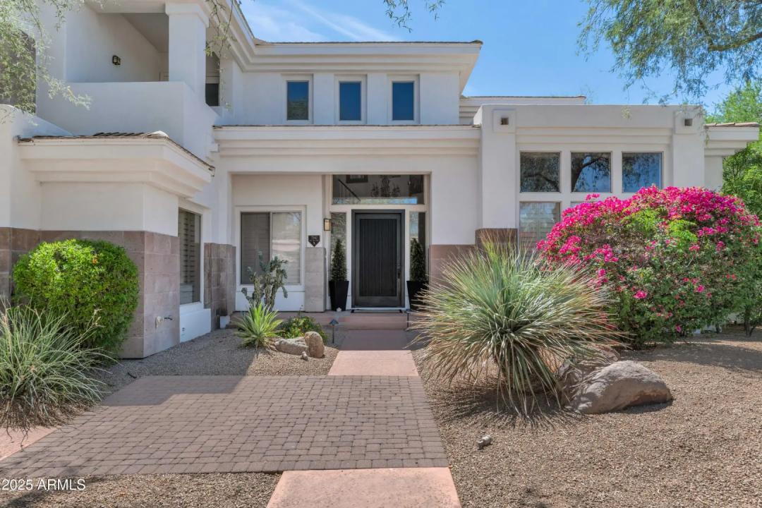 Real Estate Picture 3