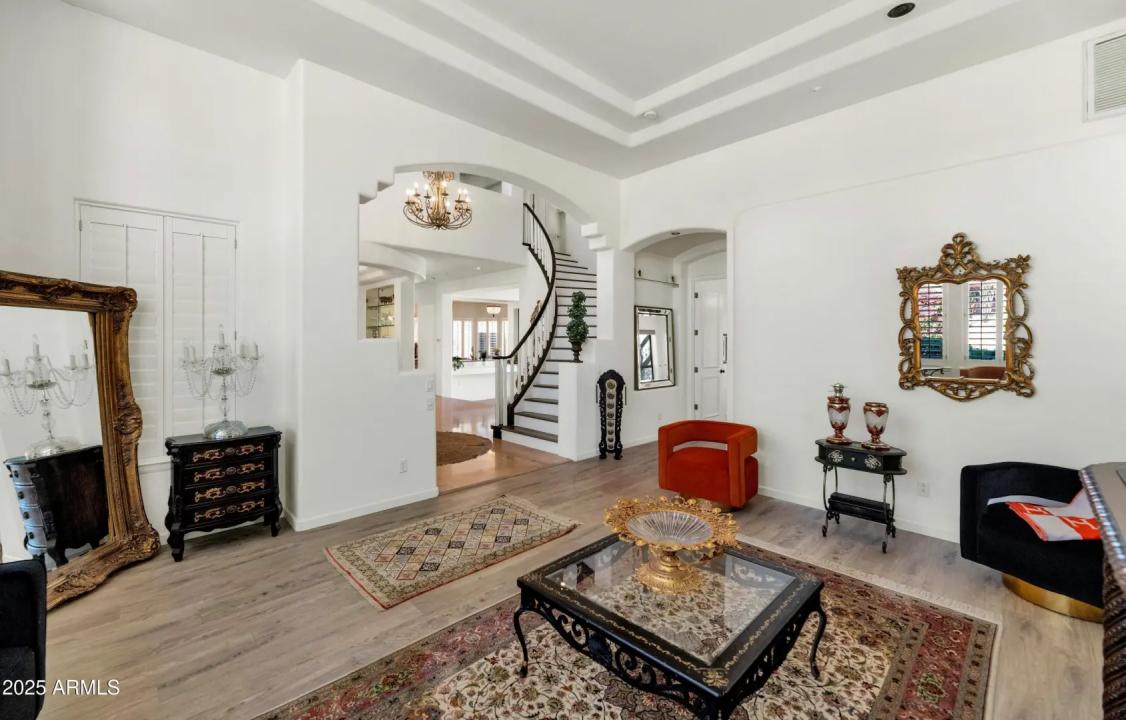 Real Estate Picture 7