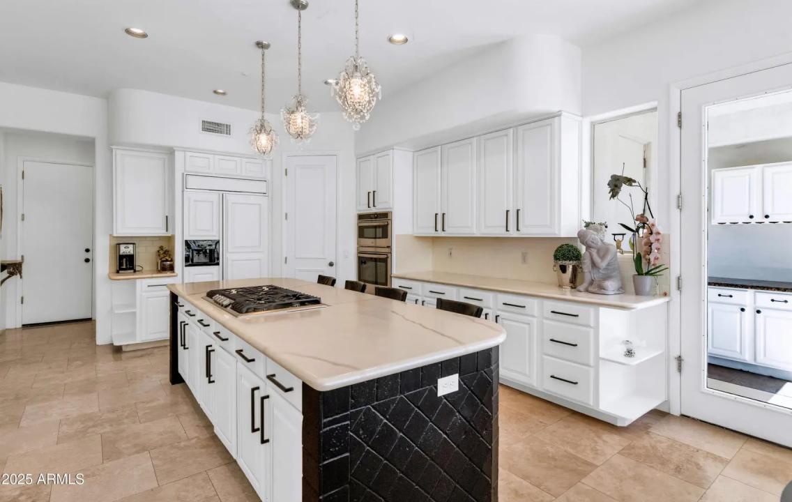 Real Estate Picture 20