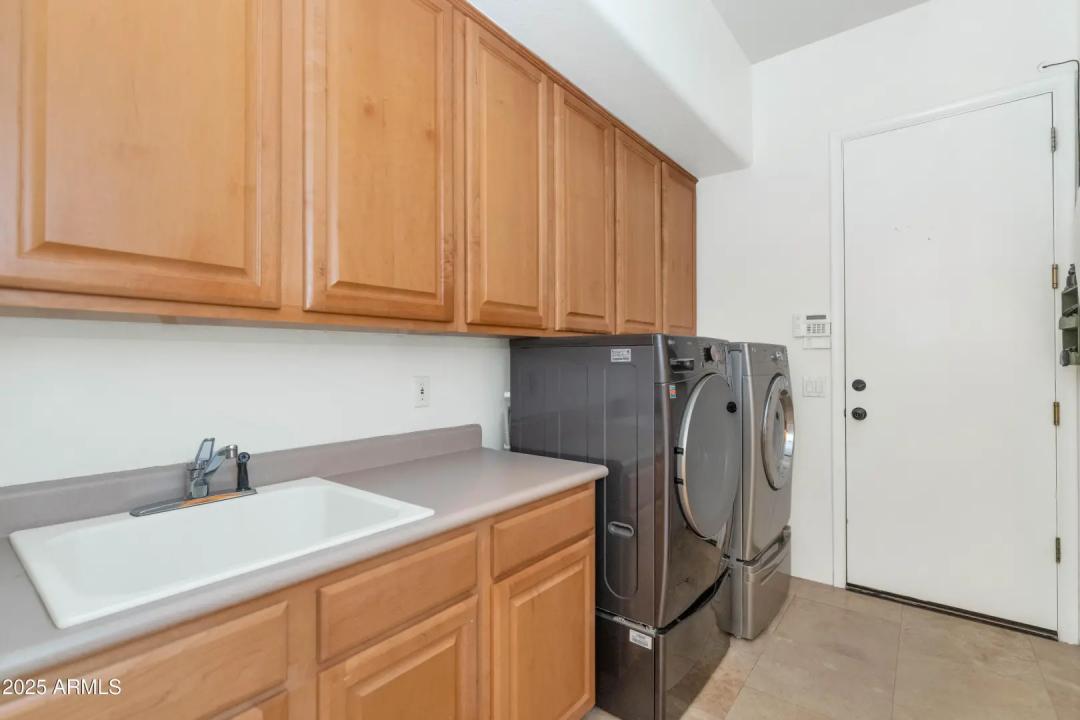 Real Estate Picture 24