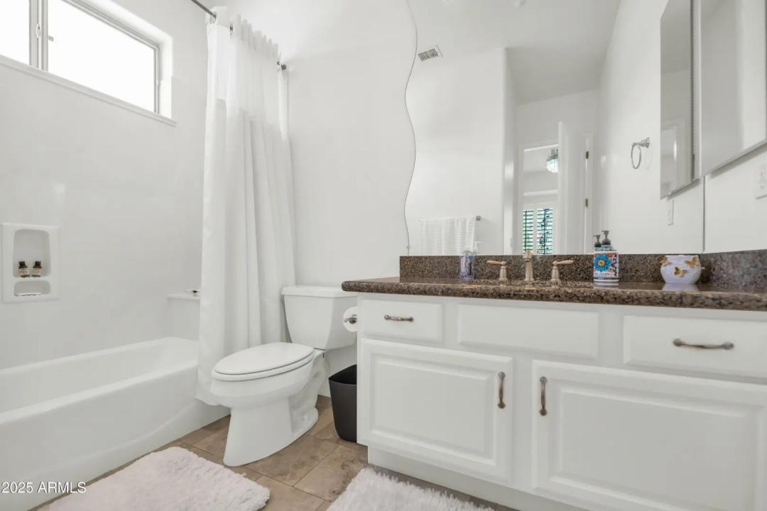 Real Estate Picture 38