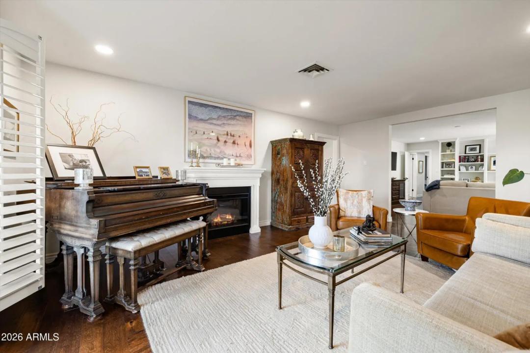 Real Estate Picture 7