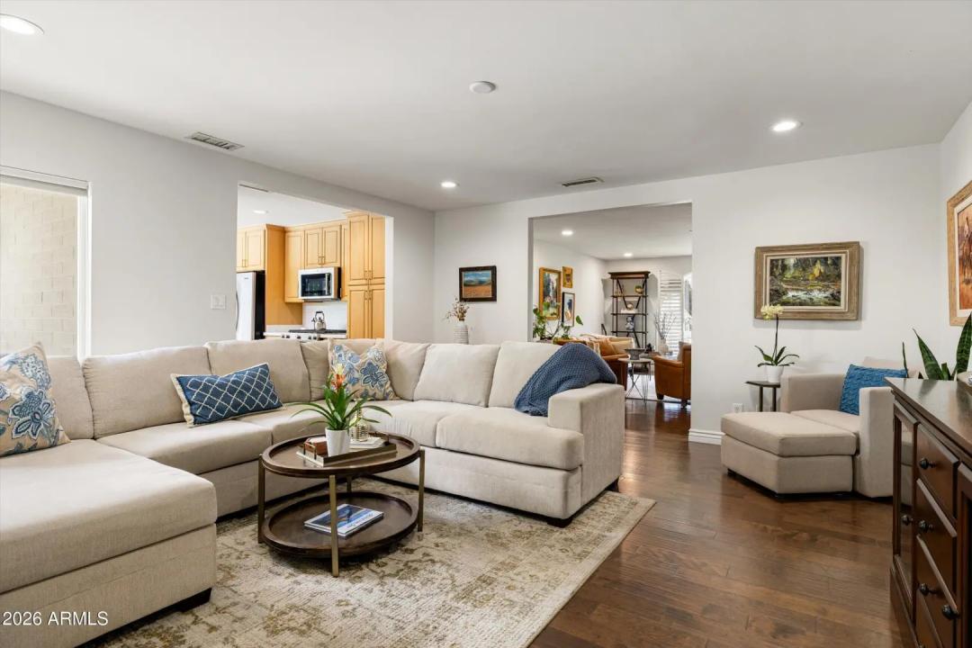 Real Estate Picture 9