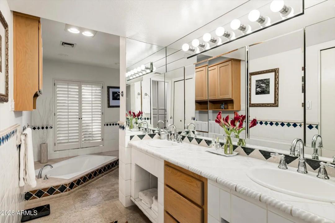 Real Estate Picture 16