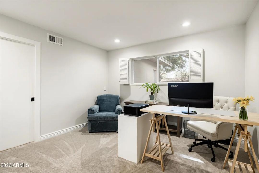 Real Estate Picture 18