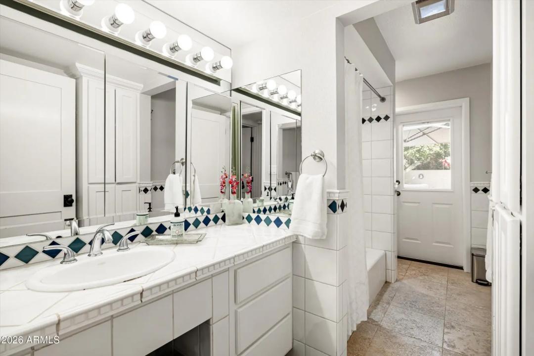 Real Estate Picture 19