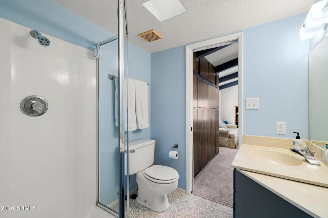 Real Estate Picture 24