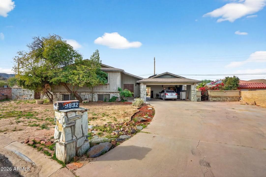 9832 S 4th Street Phoenix AZ 85042